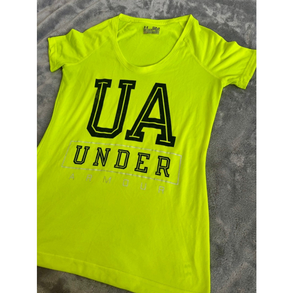 Under Armour Neon Yellow Heatgear Semi Fitted Graphic Womens Cut Tee Small - Picture 2 of 7
